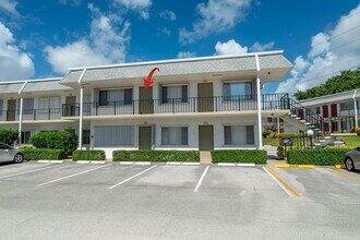 Building Photo - 3160 Lake Osborne Dr