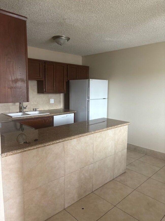 Building Photo - 4223 Zavala St