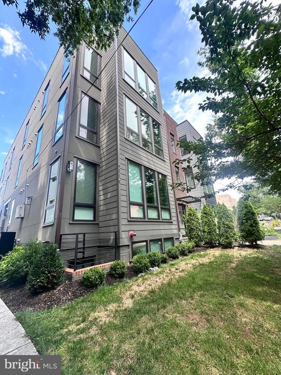 Primary Photo - 4319 Harrison St NW