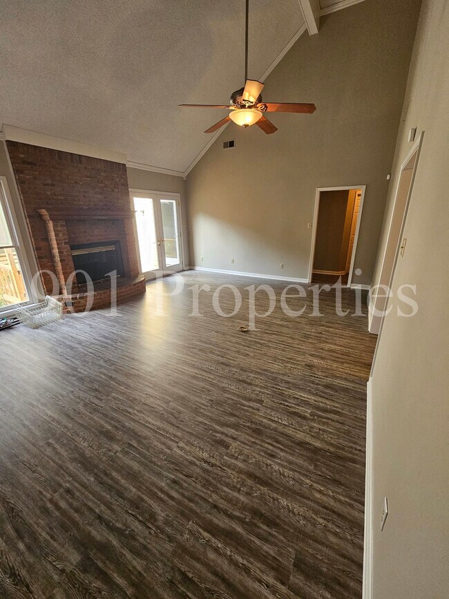 Foto del edificio - 8269 Trinity Rd