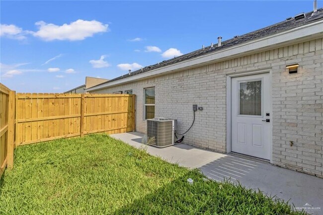 Foto del edificio - 102 San Jose Dr