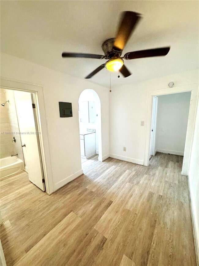 Foto del edificio - 676 SW 2nd St