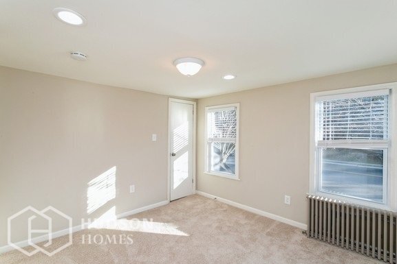 Foto del edificio - 1331 Ringwood Ave