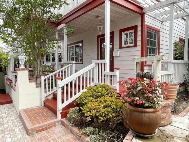 Building Photo - Beautiful Encinitas Home with Ocean Views!