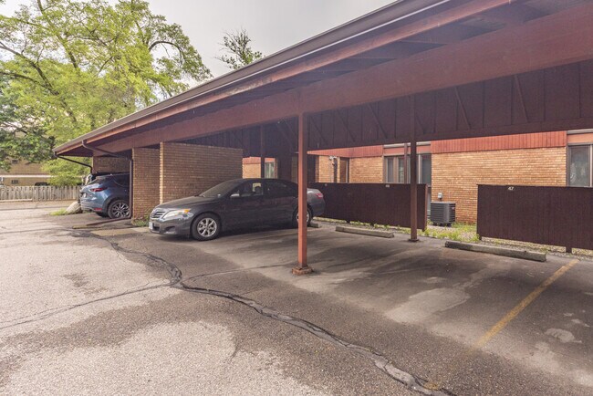 Foto del edificio - 2407 Packard St