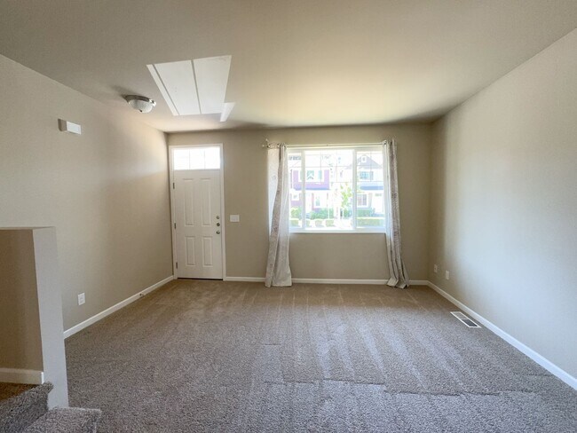 Foto del edificio - 3bd 2.5ba Kent Home for Rent!