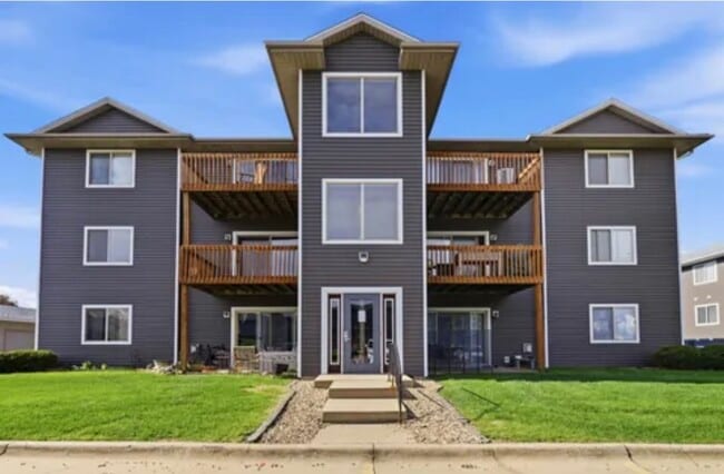 Building Photo - 4701 Chadwick Rd