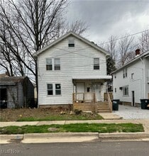 Building Photo - 1038 Clay St