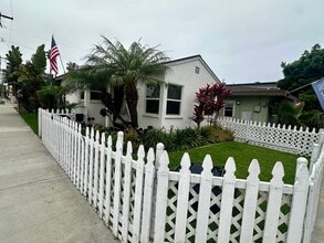 Building Photo - 211 Olive Ave