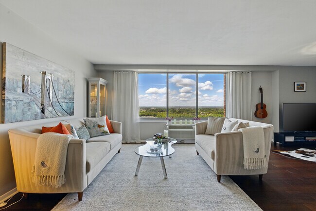 Foto del edificio - 9701 Fields Rd