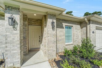 Building Photo - 11931 Pondwood Dr