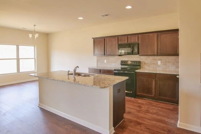 Foto del edificio - 6130 Mahogany Ter