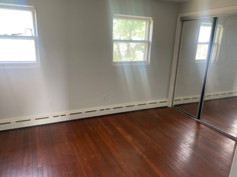 1069 Burnham Ave, Calumet City, IL 60409 Townhome Rentals in Calumet