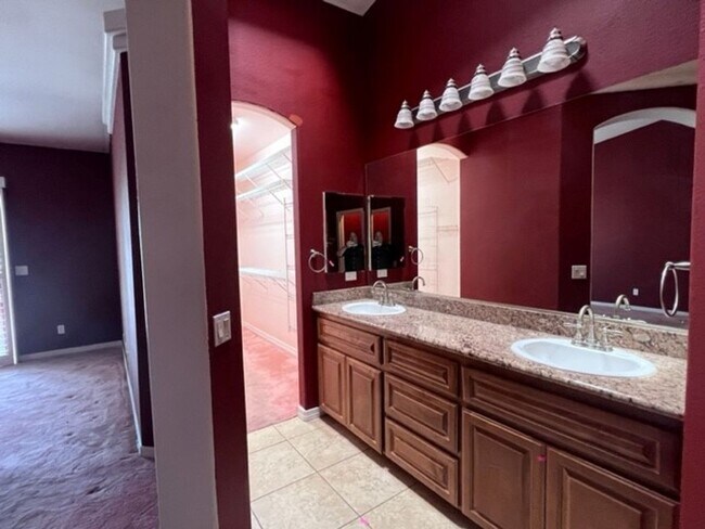 Foto del edificio - 3 Bedroom Los Lagos Lake View Home w/Boat ...