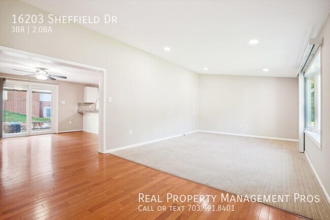 Building Photo - Qualify for a zero deposit option? Conveni...