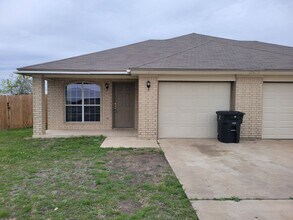 Building Photo - 3503 Dustin Ct