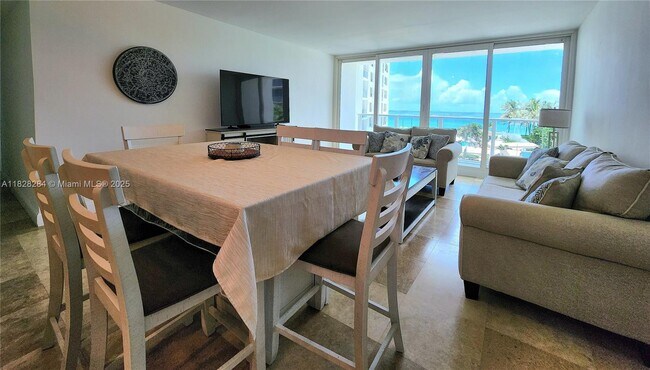 Building Photo - 3505 S Ocean Dr