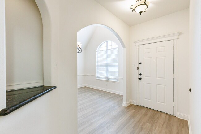 Foto del edificio - Gorgeous 4 bed 2.5 bath!