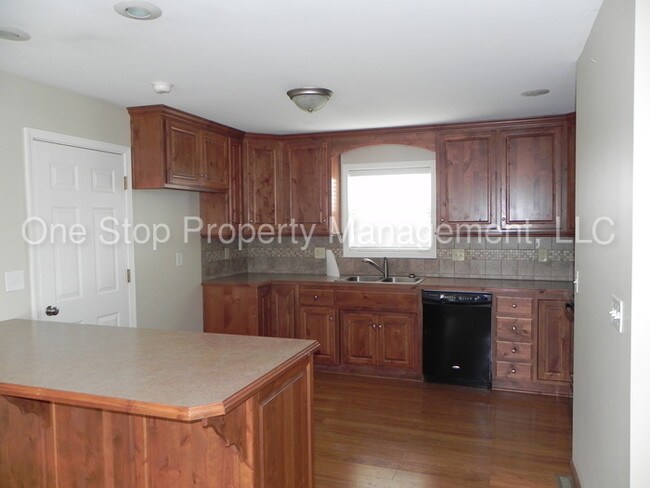 Building Photo - 13513 Oak St