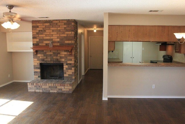 Building Photo - 143 Wildwood Dr