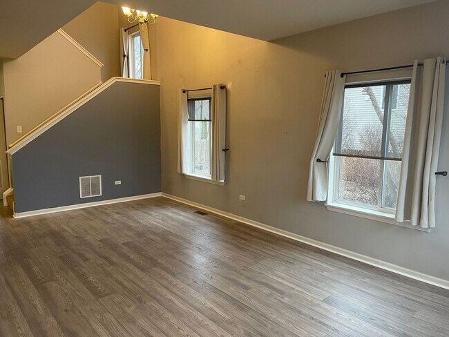 Foto del edificio - 334 Gregory Ln