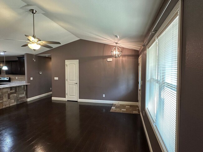 Foto del edificio - 4 Bed 2 Bath FOR RENT in Waynesville