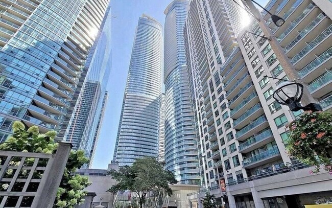 Building Photo - 14 York St