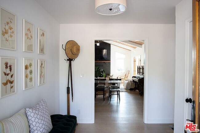 Foto del edificio - 1420 Cuyama Rd