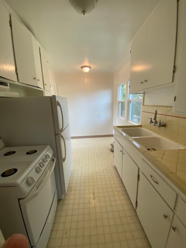 Building Photo - 204 S E St