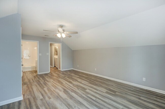 Foto del edificio - New Construction - Three Bedroom, Three Bathroom Home with yard & parking!