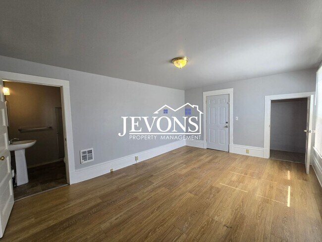 Foto del edificio - 215 N Chestnut St
