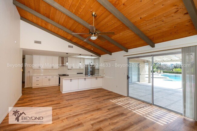 Foto del edificio - STYLISHLY UPGRADED 4BD HOME – PET FRIENDLY...