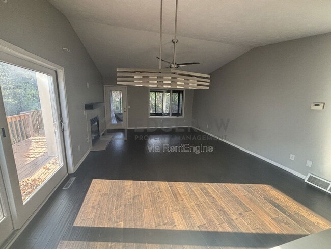 Building Photo - 2726 Sandstone Terrace NE