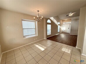 Building Photo - 558 Briggs Dr