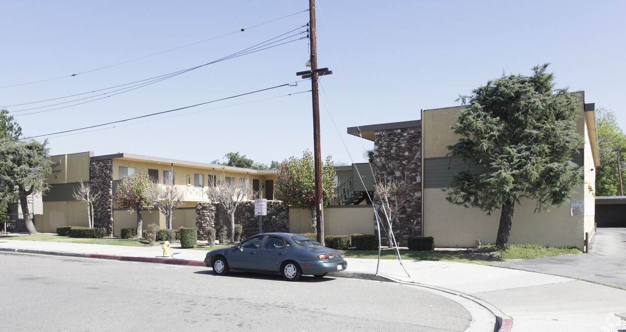 Building Photo - Driftwood Apartments