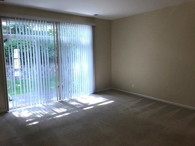 Building Photo - 2440 Oneida Ln