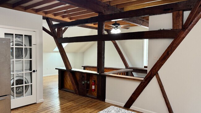 Foto del edificio - Lower Pottsgrove 2 Bedroom 1 bath Apartment $1,945/ month