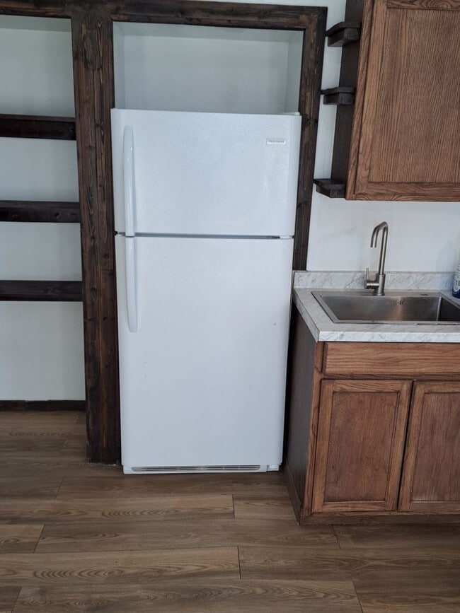 Building Photo - 357 Main St