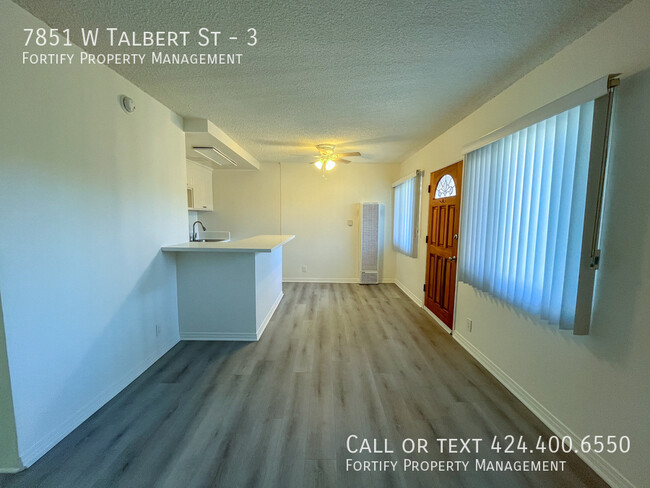 Foto del edificio - 7851 W Talbert St