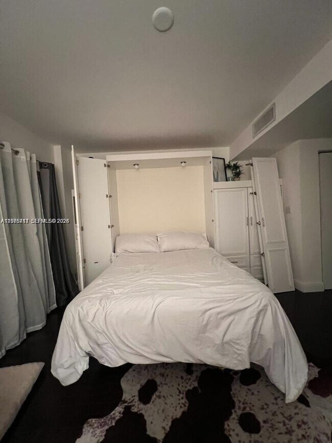 Foto del edificio - 2740 SW 28th Terrace