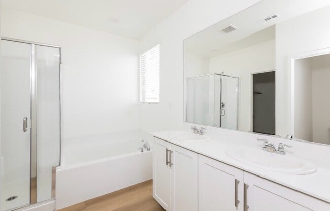 Building Photo - 27165 Goldstone Dr
