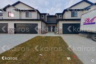 Building Photo - 6940 Holly Ct