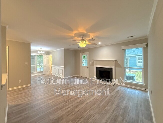 Building Photo - 11824 Larkridge Ct