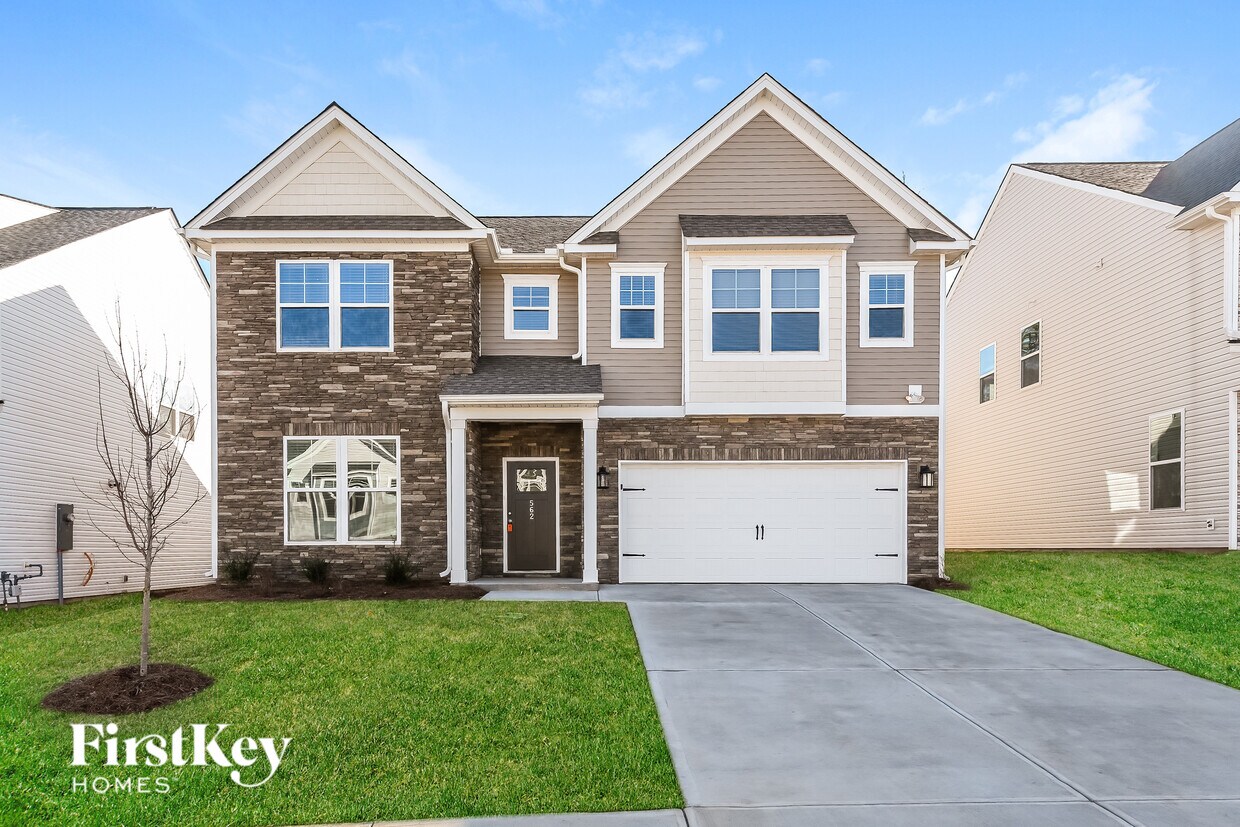 Foto principal - 562 Hillpark Ln