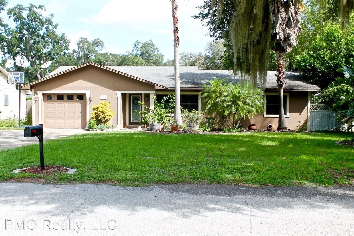3685 Cactus Ln, Mount Dora, FL 32757 House for Rent in Mount Dora, FL