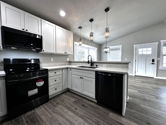 Foto del edificio - 207 S Razor Clam Dr SW