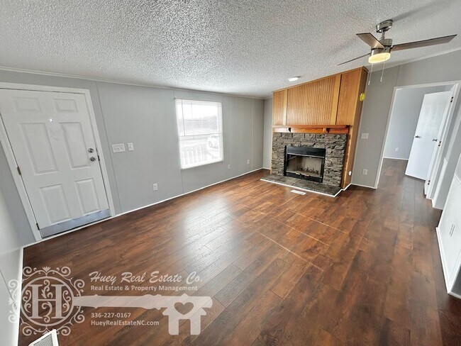 Foto del edificio - 2008 Burnett Church Rd