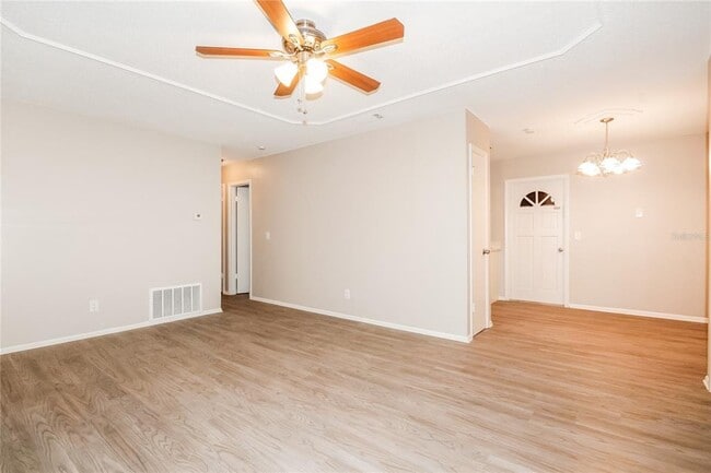 Foto del edificio - 107 Inwood Ct