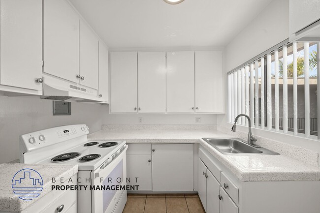 Building Photo - 1261-1281 Rosecrans Ave.