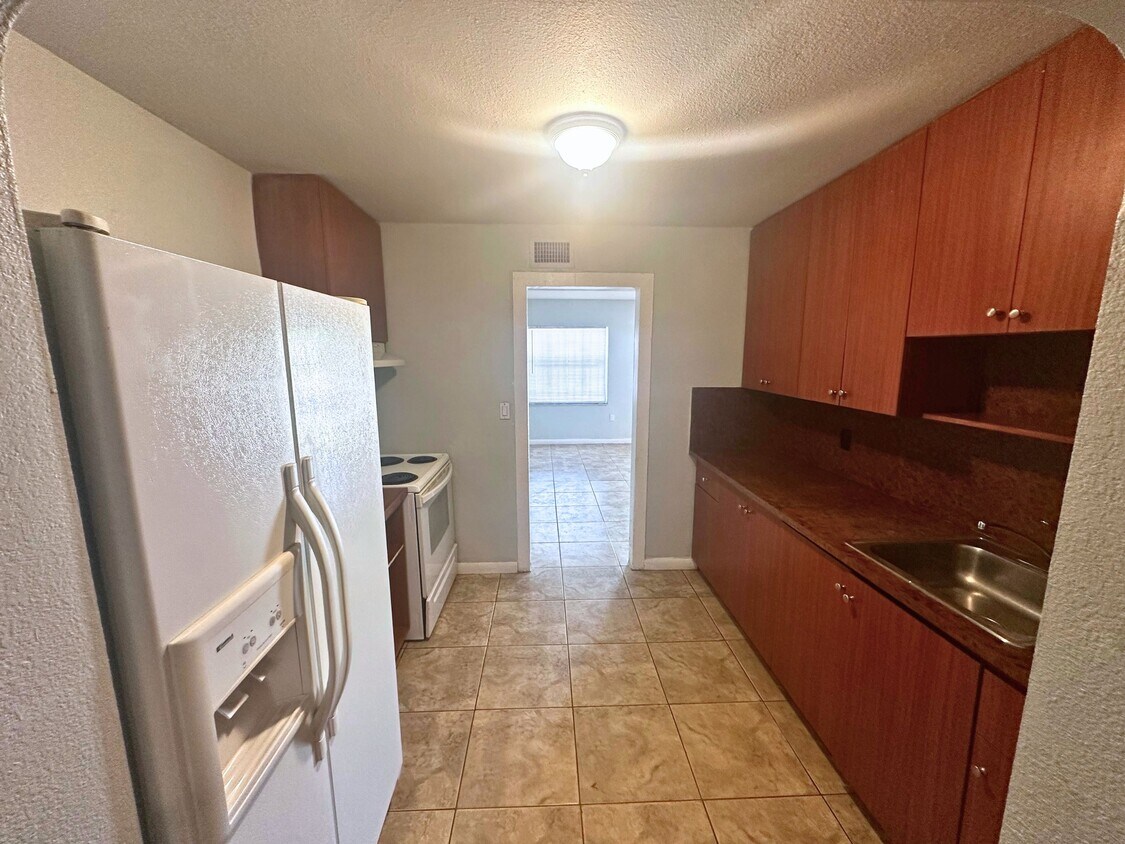 Foto principal - 400 Opa-Locka Blvd